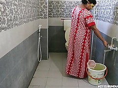 Lay Indian mummy pissing
